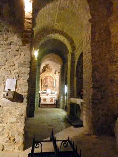 Église romane, intérieur, Vieux-Village - Les Chemins du Patrimoine -
Saint-Julien-le-Montagnier