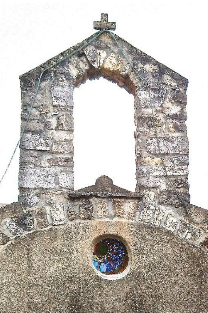 Chapelle de l'Éclou Saint-Bernard - vitrail de Jeannot Gindorff vue extérieure - Saint-Julien-le-Montagnier - Les Chemins du Patrimoine