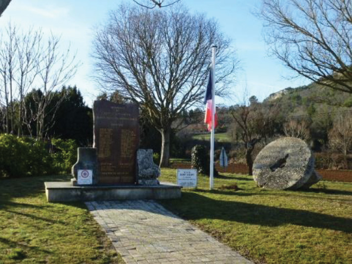 Monument aux morts - Saint-Julien-le-Montagnier