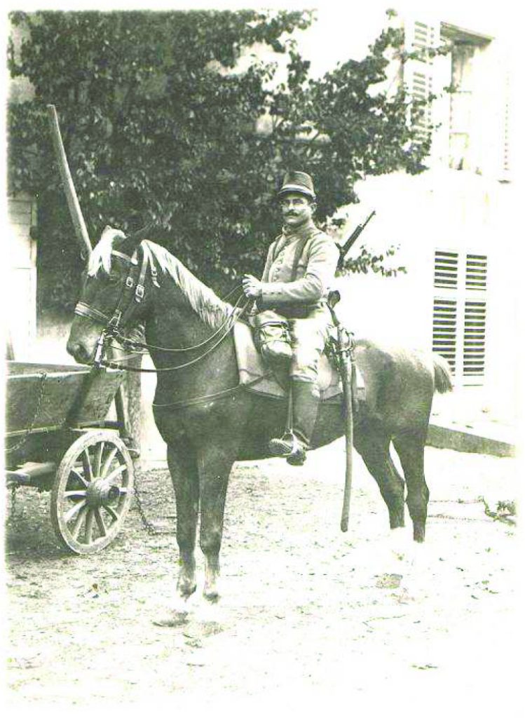 Photo du soldat Léopold Gillet - Archives Solange Souliol - Les Chemins du Patrimoine -
Saint-Julien-le-Montagnier